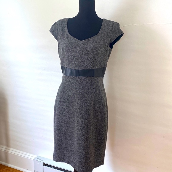 ABOUT MY BUSINESS DRESS. - Picture 1 of 4